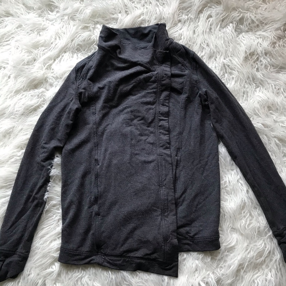 LULULEMON DARK GREY WRAP‎ TOP SWEATER CARDIGAN